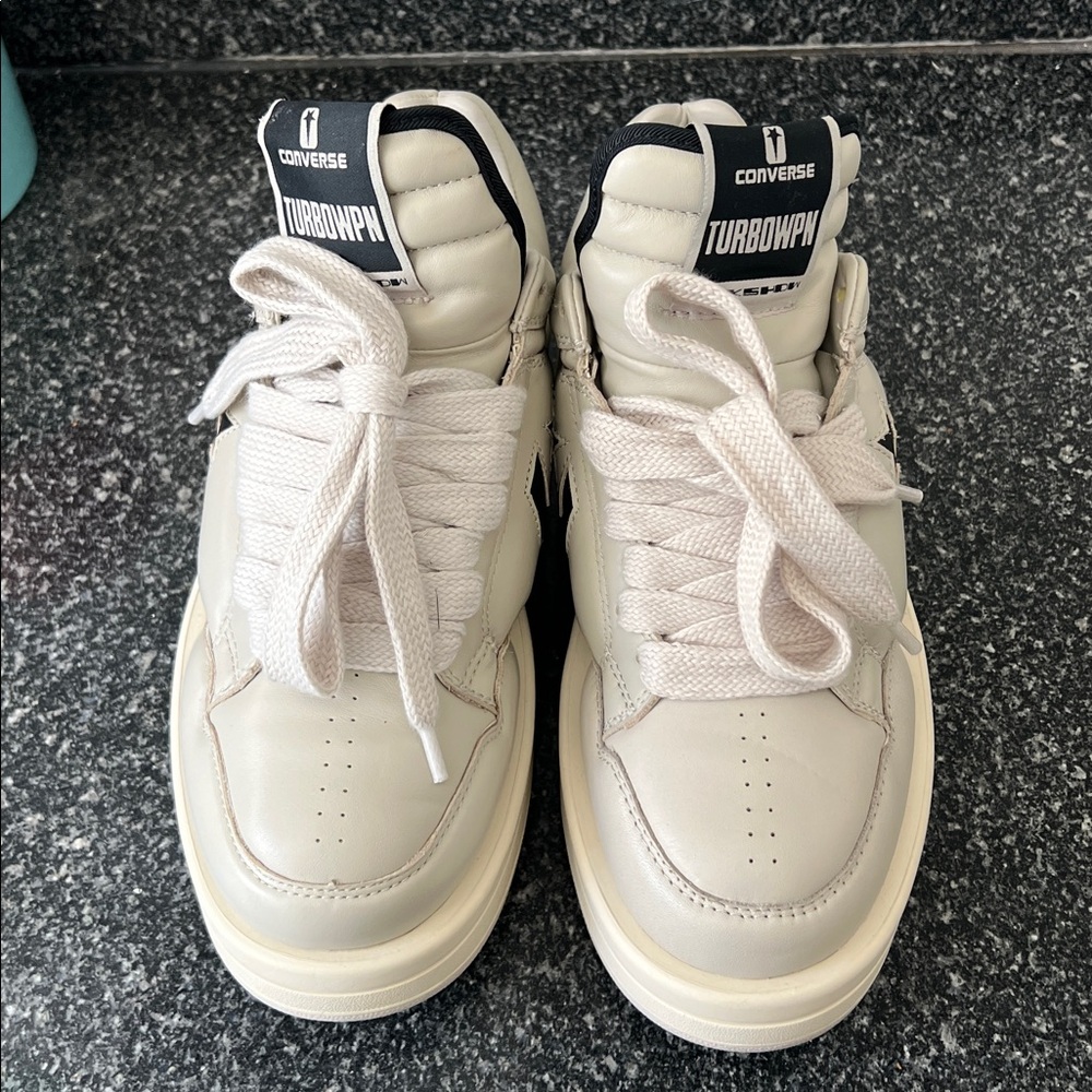 BRAND NEW Converse Turbowpn Sneakers in White and Black